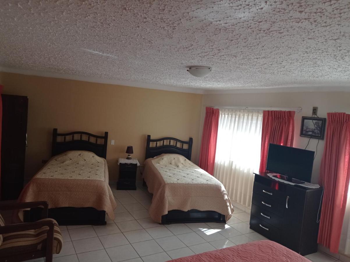 טופיזה Hostal Aramayo מראה חיצוני תמונה